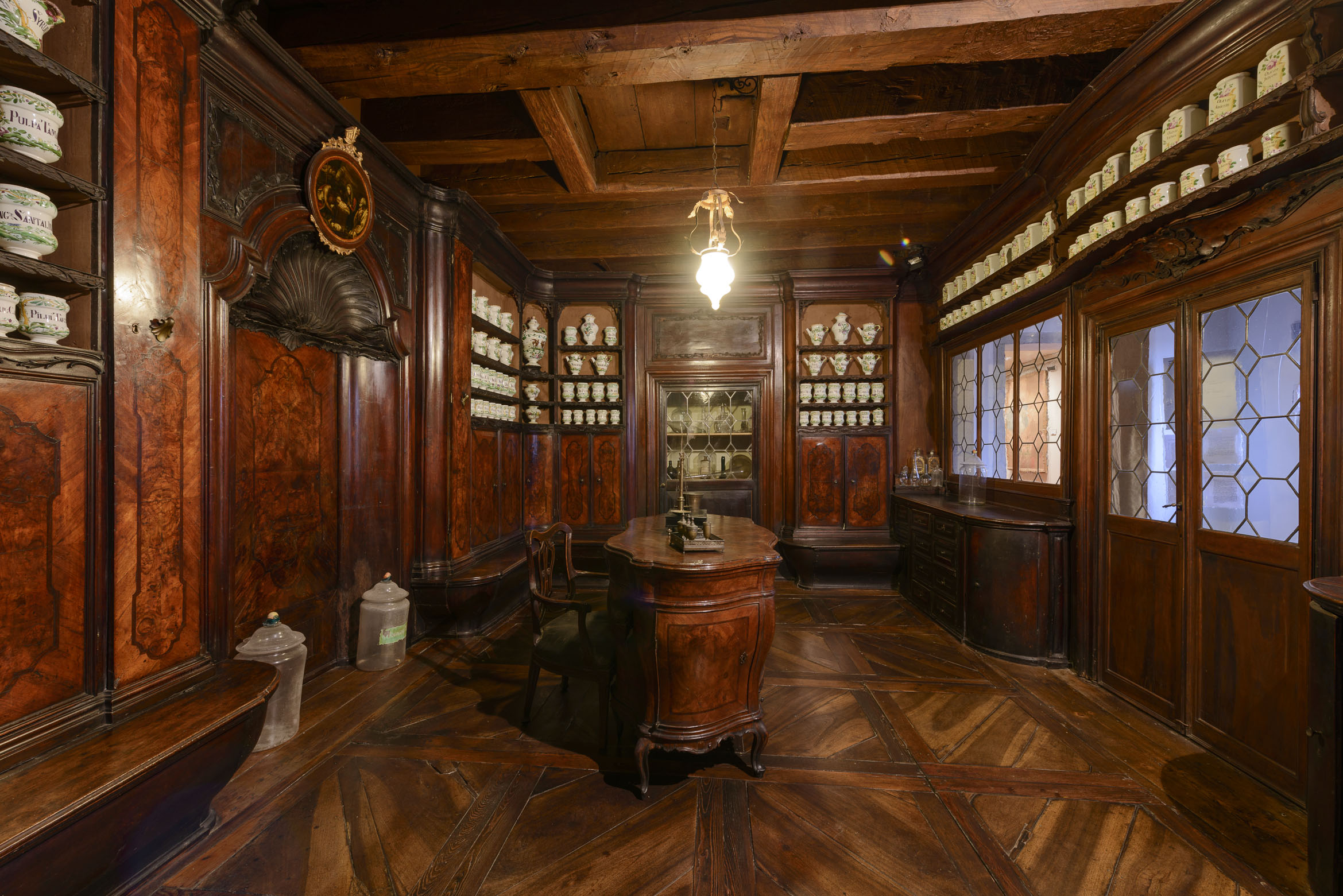 La farmacia, Ca' Rezzonico